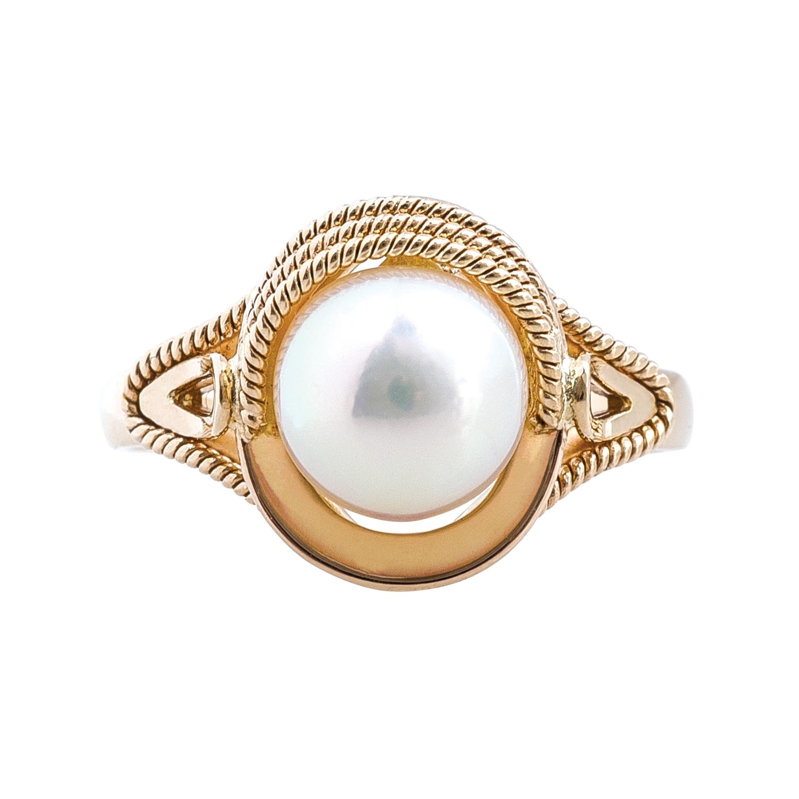 Yellow gold ring centered with a white pearl.