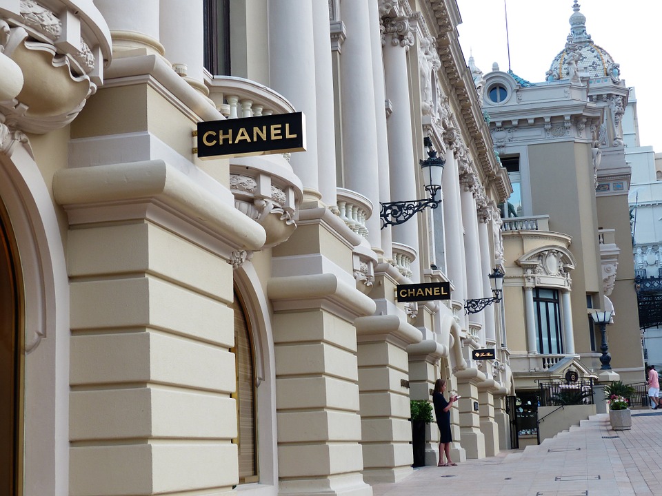 Outdoor Chanel storefront.