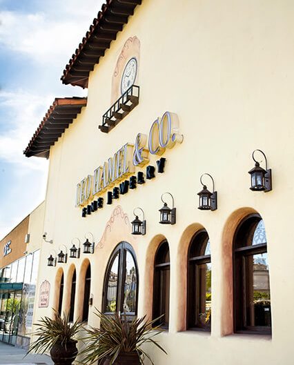 image of Leo Hamel engagement ring store storefront