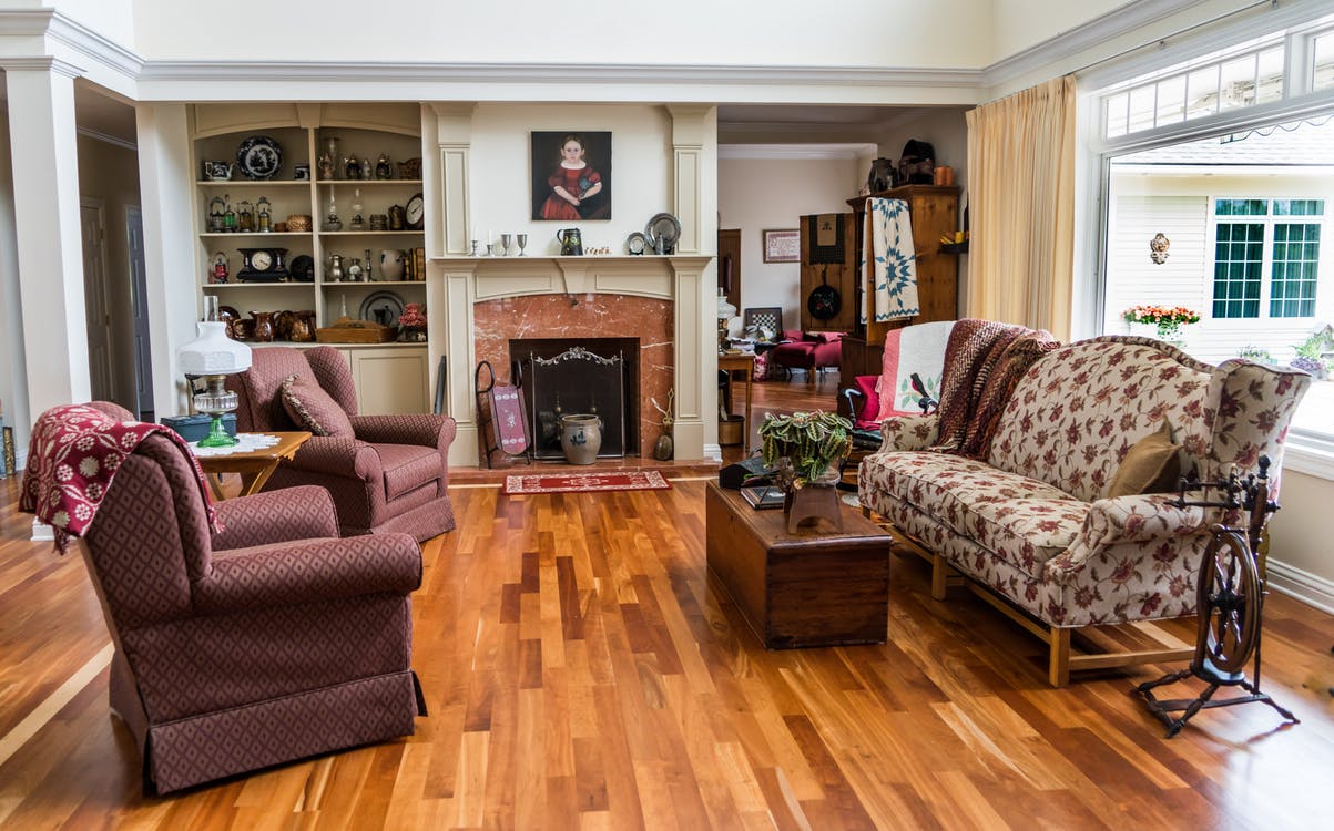 Antique furniture in living room.