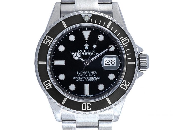 Pre-owned men’s Rolex Submariner in stainless steel with a black dial.