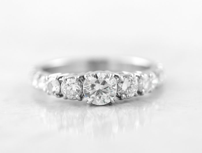 Diamond engagement jewelry ring