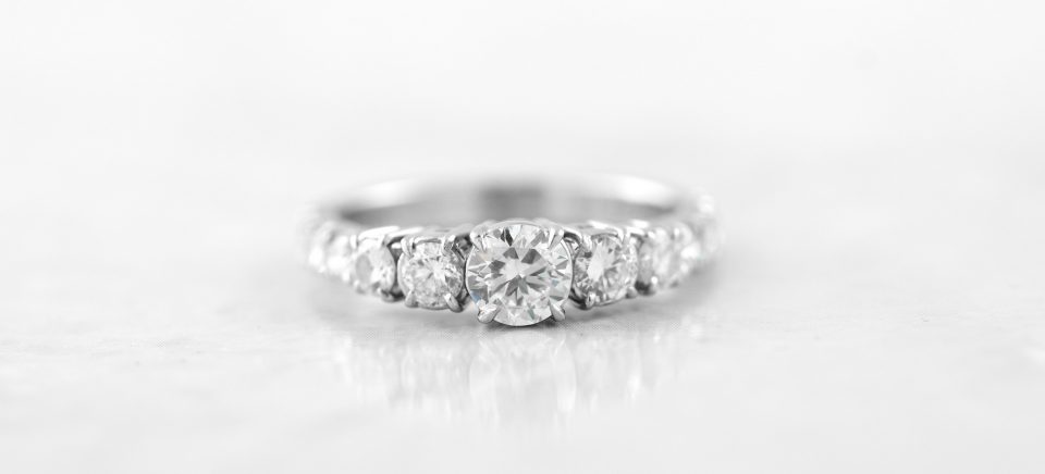 Diamond engagement jewelry ring