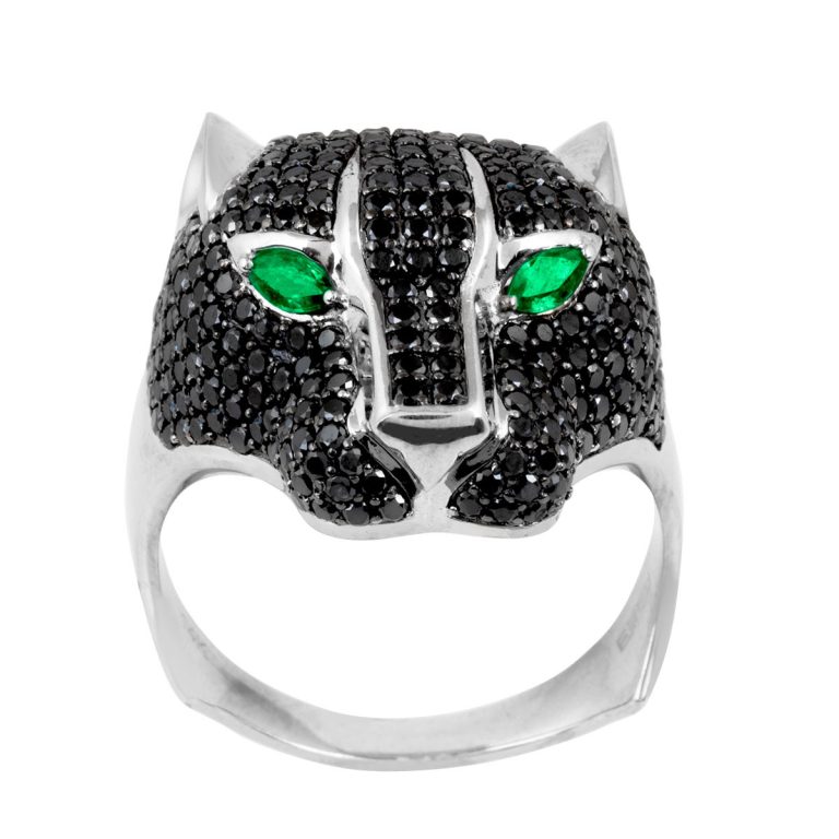 Men’s white gold panther ring set with black diamonds and emerald eyes.