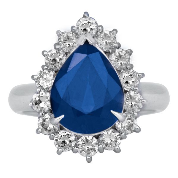 Vintage 5.02 Carats Sapphire & Diamond Halo Ring