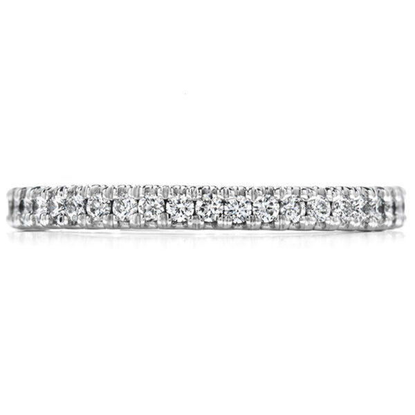 platinum band set with round brilliant diamonds