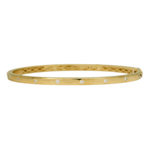 yellow gold bangle bracelet set with round brilliant diamonds