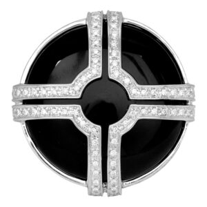 white gold ring with a round cabochon onyx with round brilliant diamonds